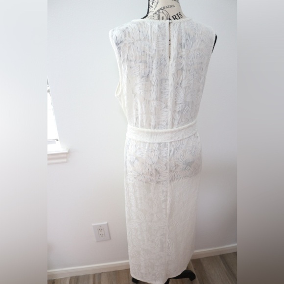 Cato White Maxi Dress Elegant Flowing Design Sz. Medium - Picture 7 of 9